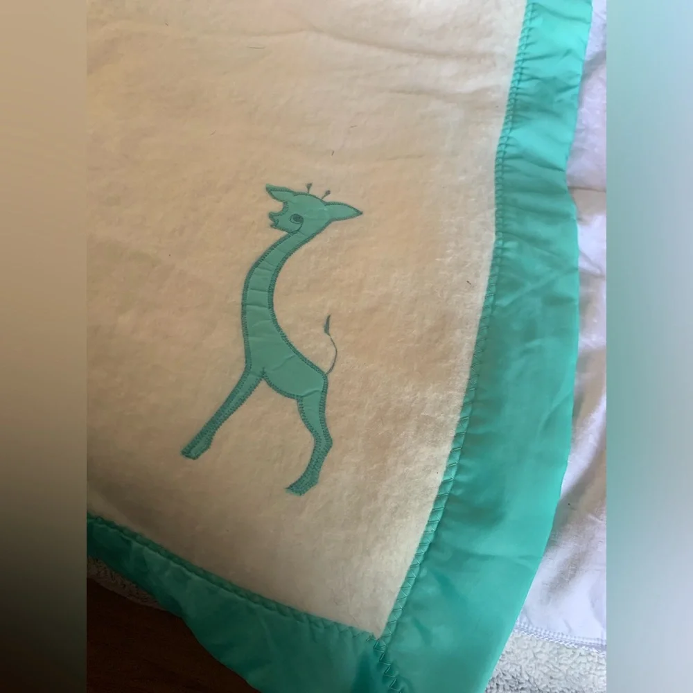 Vintage‎ Chatham Acrylic Baby Blanket Blue Satin Trim Giraffe zoo unique 90s 80s